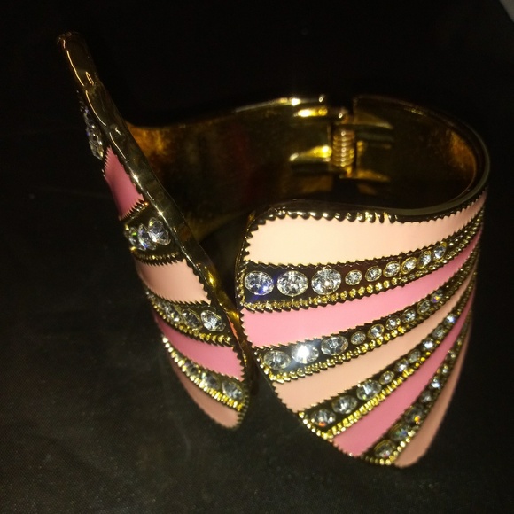 Can not find it. Jewelry - Bracelet Can not find it. Jewelry - Bracelet
